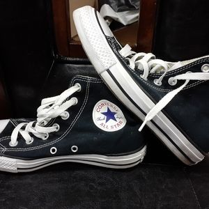 Black High top Converse